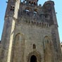 Montjoie-en-Couserans : Cette bastide a été fondée au XIIIème s. par Alphonse de Poitiers, frère de Saint Louis. Il ne reste qu'une porte des anciennes fortifications, mais l'extraordinaire façade de l'église témoigne du remarquable système défensif mis en place au XIVème s.